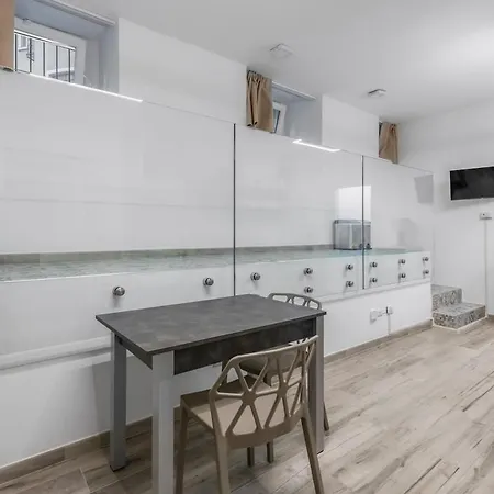 - 2 Private Units For 4 - Ac & Wifi Mailand