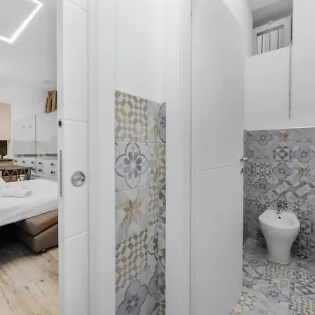 - 2 Private Units For 4 - Ac & Wifi Apartment *